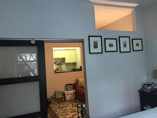 Rented by Salon Realty Corp | media 13