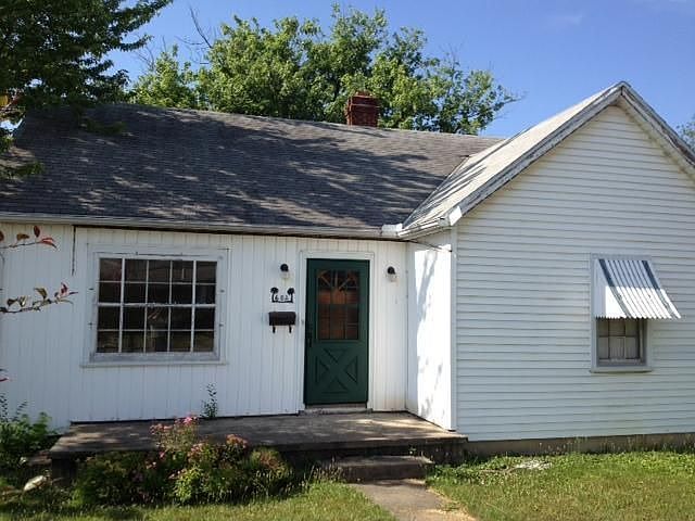 1st image of 602 W Main St