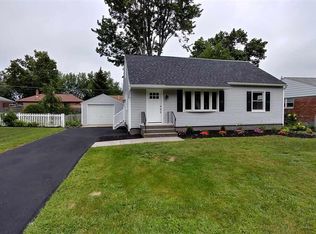 48 Parkwood Dr, Colonie, NY
