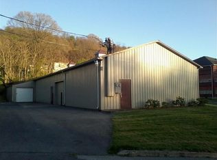 390 1st Ave, Burnham, PA 17009
