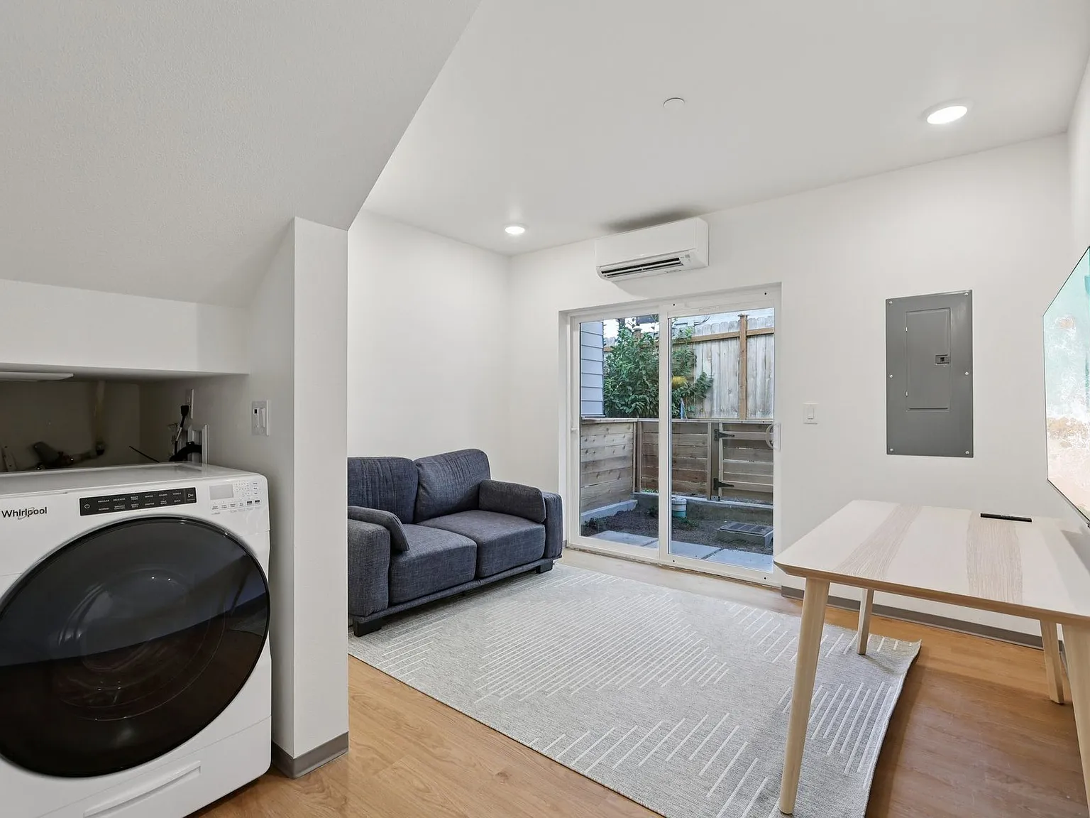 Brand-new 6B3B Townhouse near UW! — Photo 4