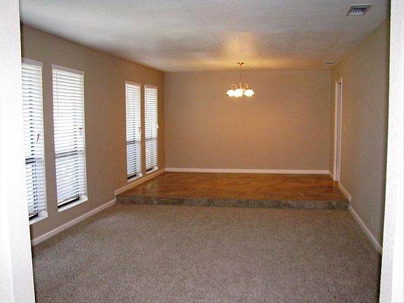 4th image of 1062 Chianti Ln