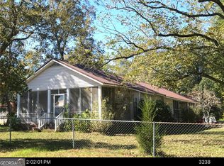 15 N Irwinton Ave, Mc Rae Helena, GA 31037