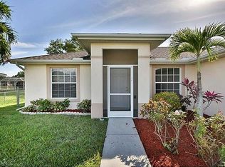 328 Trafalgar Pkwy, Cape Coral, FL 33991
