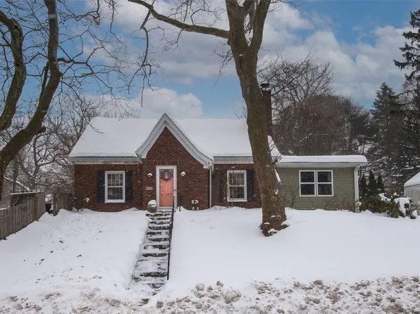 1007 Chestnut Hill Dr, Erie, PA 16509