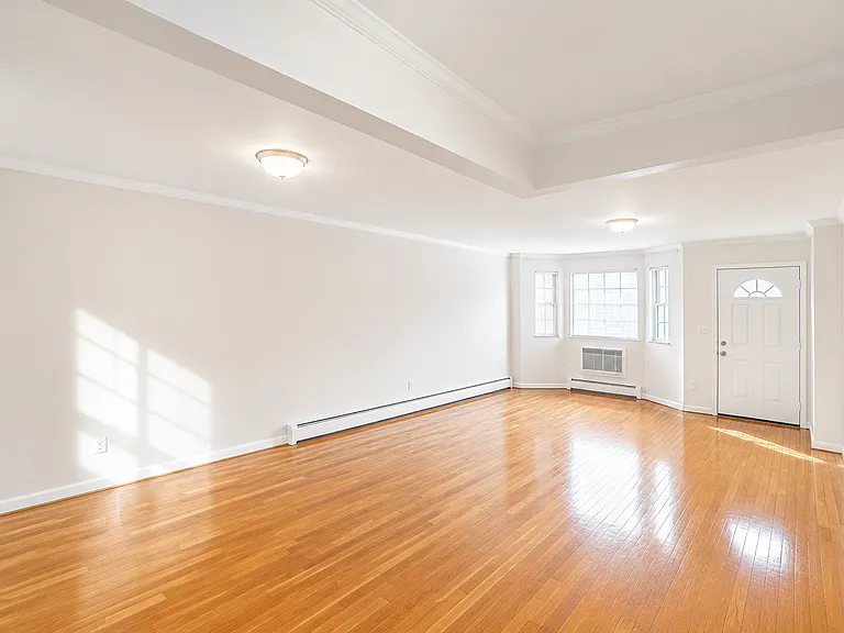 75 E 28th St #2 — Photo 2