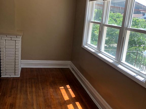 2nd image of 801 Columbus Pkwy #2