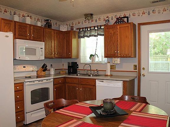 5th image of 11944 5th Ave