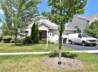 956 Oxford Ct, Pingree Grove, IL 60140