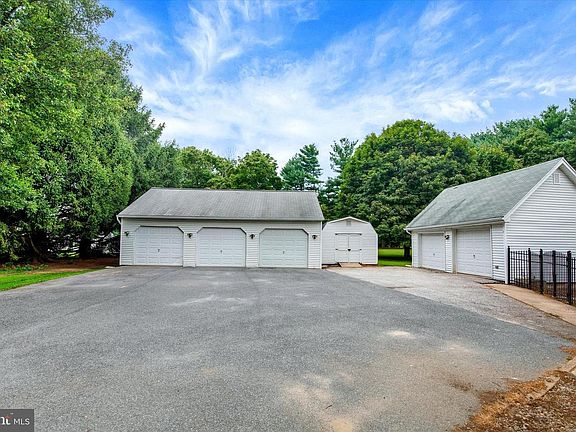 4th image of 2352 Baldwin Mill Rd