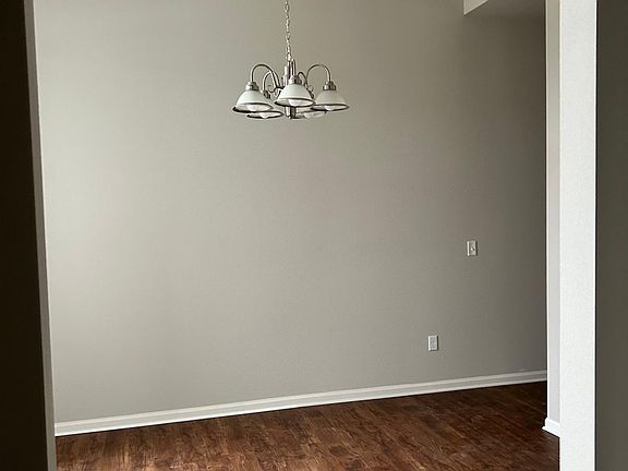 3rd image of 7285 Price Dr