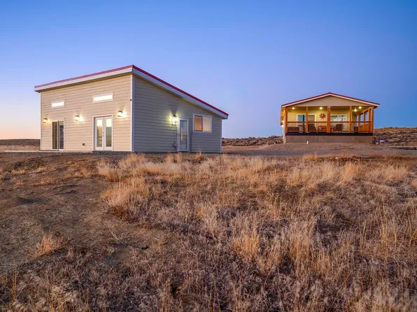 88 & 90 Richland Tr, Clark, WY 82435