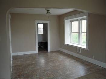4th image of 2244 E Morton St