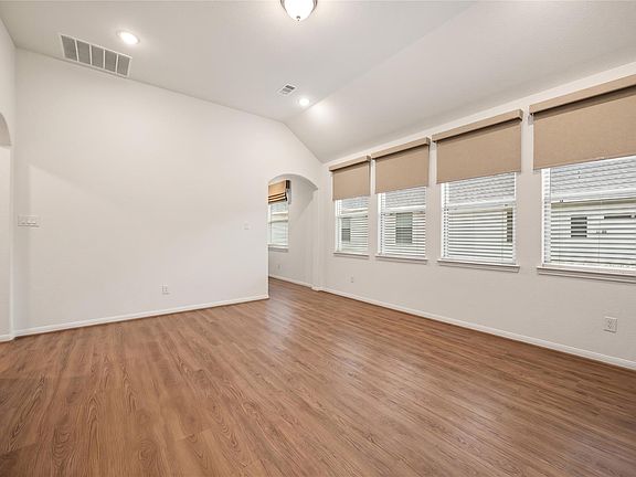 4th image of 10422 Milford Woods Ln