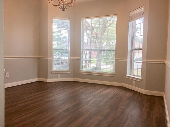 2nd image of 303 Colony Creek Dr