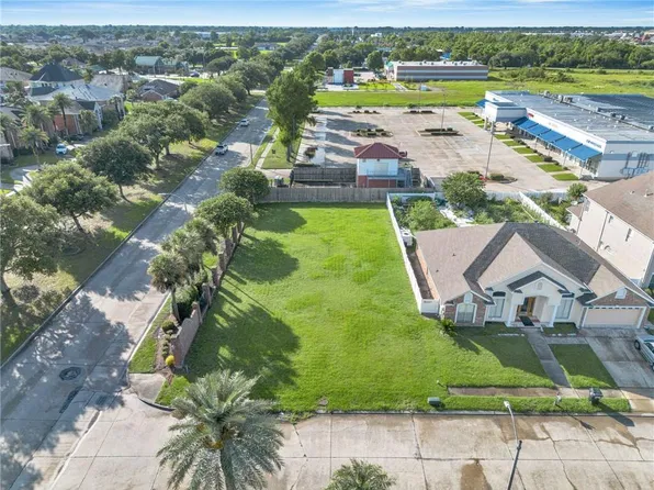 11401 Melvin Pl, New Orleans, LA 70128