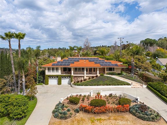 2nd image of 2740 Los Alisos Dr