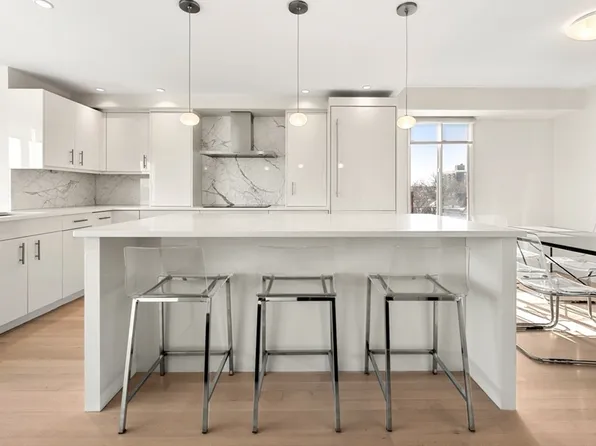 280 Harvard St APT 5D, Cambridge, MA 02139