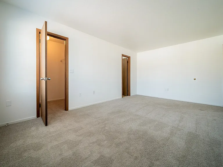 Eventide - Bedroom 1