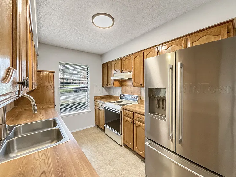 841 S Atkerson Ln — Photo 32