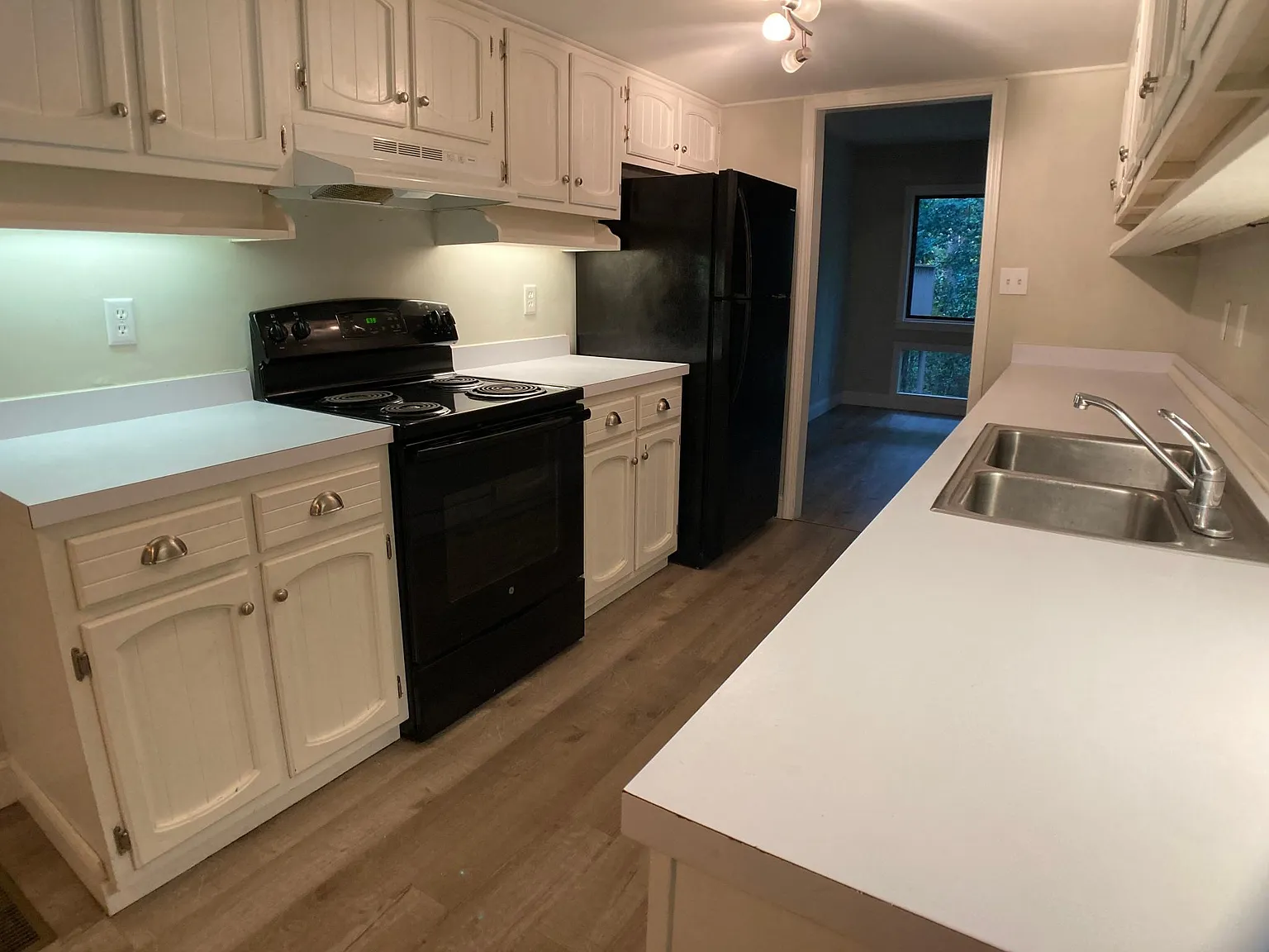 157 Woodstone Dr — Photo 4