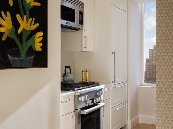 400 East 84th Street image 5 of 22