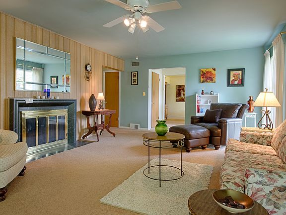 4th image of 323 W Eggleston Ave