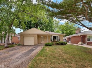 316 S Mount Prospect Rd, Mount Prospect, IL 60056