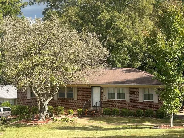 847 Cherokee Dr, Sylacauga, AL 35150
