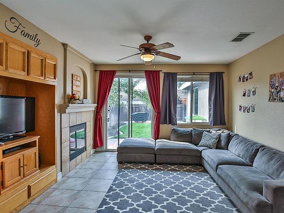 3rd image of 1812 Dawnelle Way
