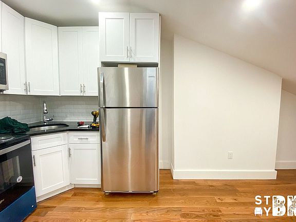2nd image of 1130 Lafayette Ave #4A