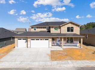 372 Tatoosh Ave, West Richland, WA 99353