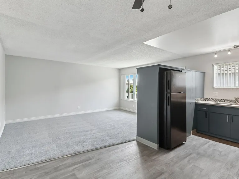 The Atherton Apartments — Photo 36