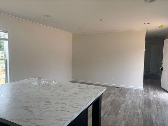 4th image of 190 Rosewood Ct