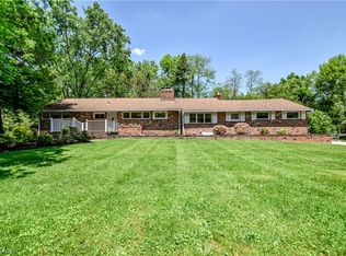 8905 Spring Valley Dr, Mentor, OH 44060