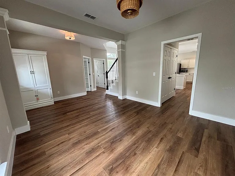 903 Yew Ct — Photo 4