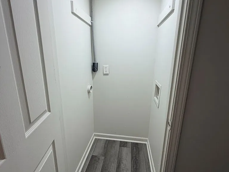 442 Stanley Ave — Photo 7