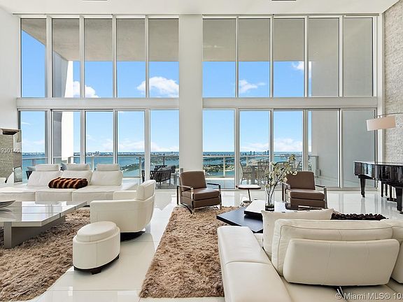 3rd image of 1040 Biscayne Blvd #4483