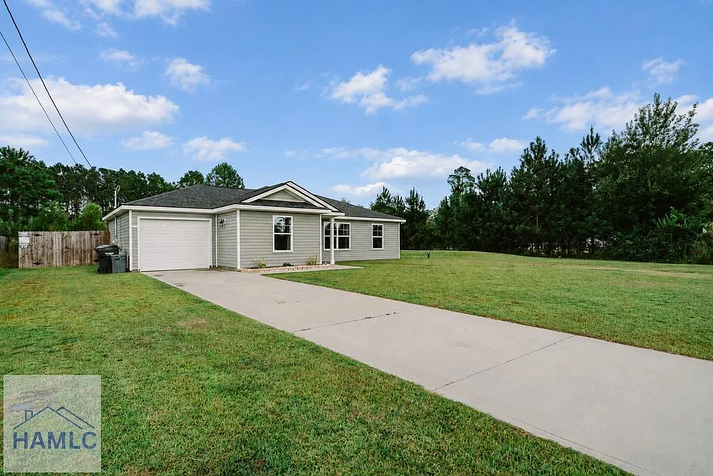 3 bed, 2.0 bath, 1282 sqft, $1,950 — Photo 3