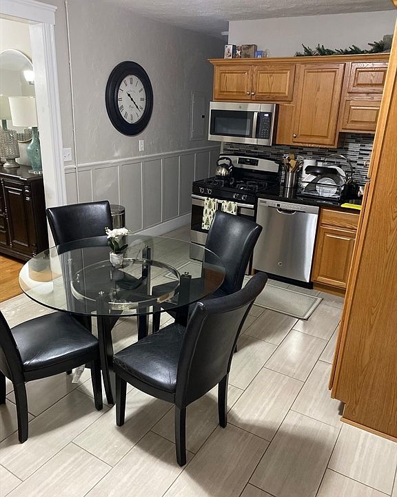 1st image of 6 Reed Ave #2