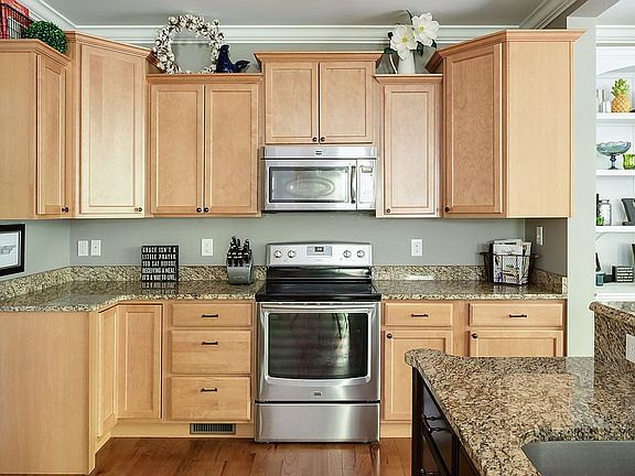 5th image of 7024 Maysville Ln