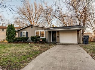 3275 E Robin Dr, Decatur, IL 62526