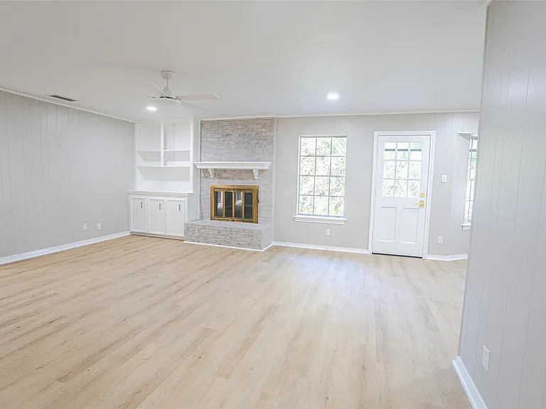 1601 Westwind Dr — Photo 12