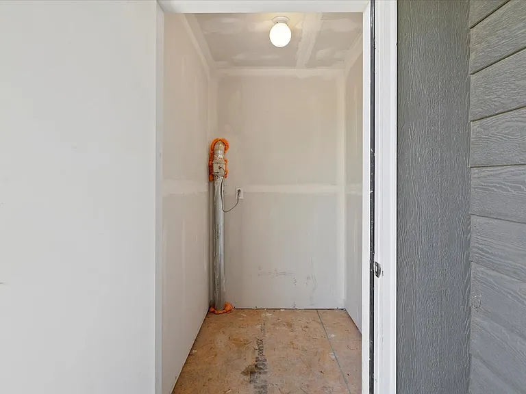 WhistleStop Apartments — Photo 10