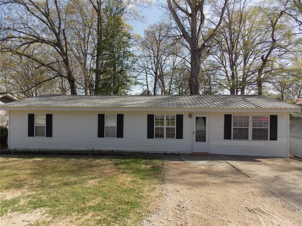 1324 Peggy Ln, Poplar Bluff, MO 63901