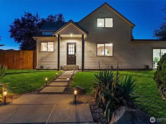 5th image of 815 E 60th Street