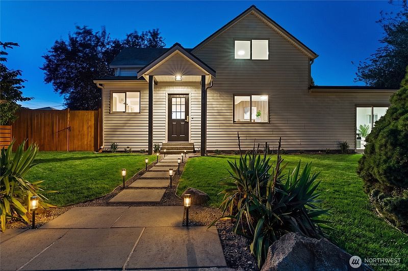 5th image of 815 E 60th Street