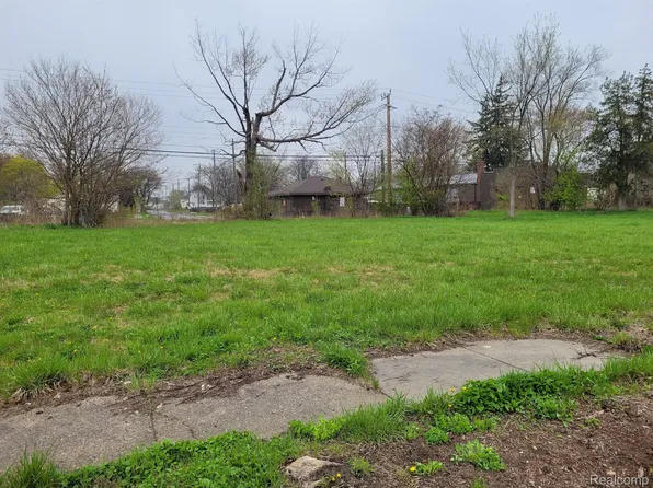 3945 Beaconsfield St, Detroit, MI 48224