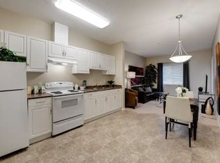 6082 Schonsee Way NW #1A, Edmonton, AB T5Z0K4