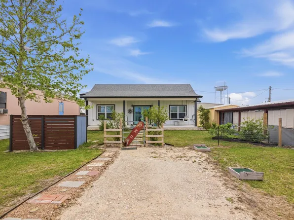 1507 W Polk St, Pt O Connor, TX 77982